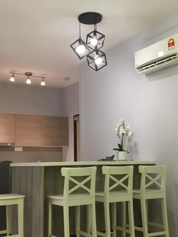 Emira Residence Seksyen 13 Shah Alam By Lodge Alpha Lavista 0*,